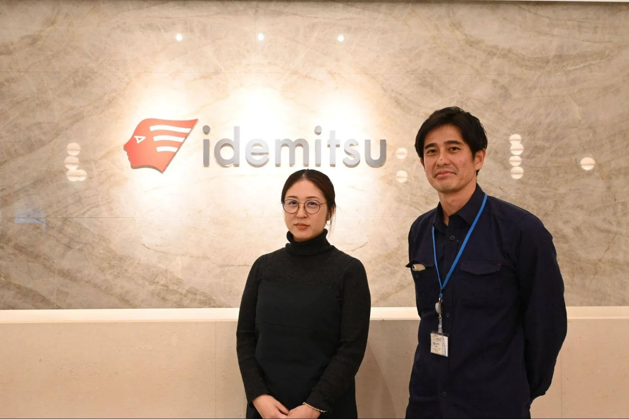 Idemitsu team standing side by side